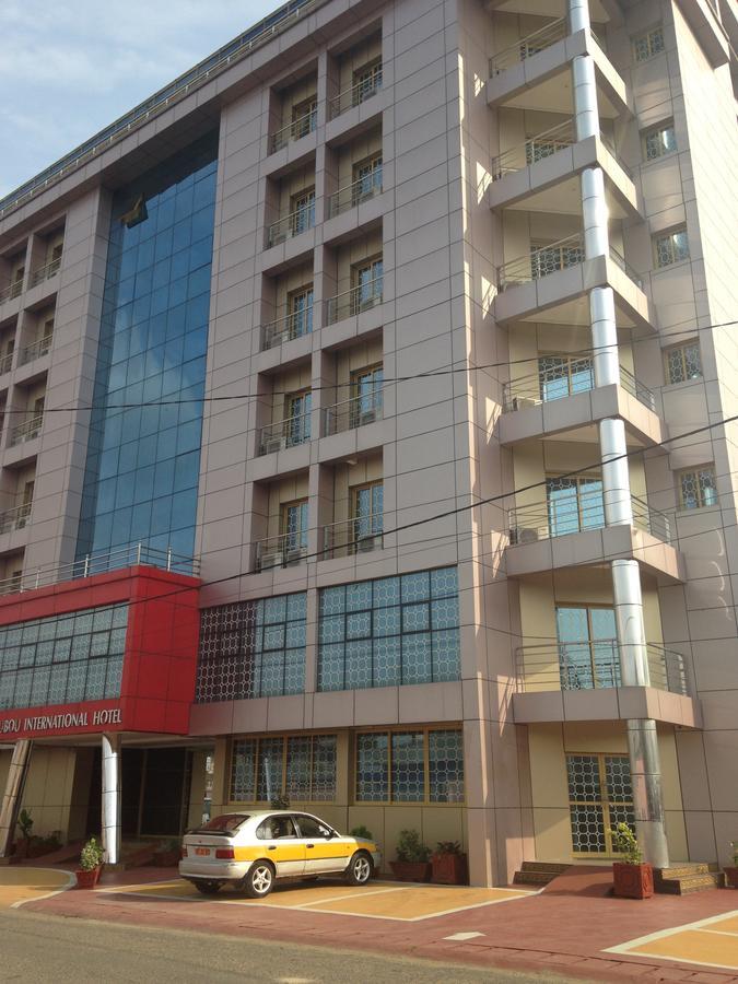 Noubou International Hotel ดูอาลา ภายนอก รูปภาพ