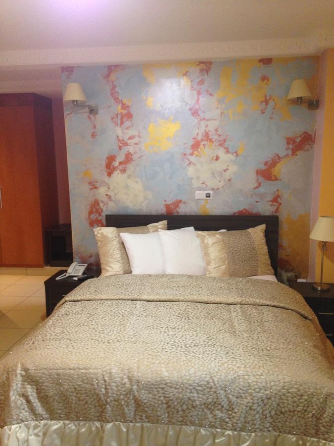 Noubou International Hotel ดูอาลา ภายนอก รูปภาพ