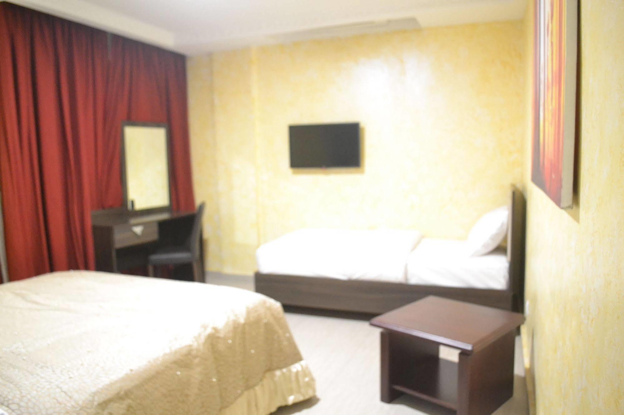 Noubou International Hotel ดูอาลา ภายนอก รูปภาพ