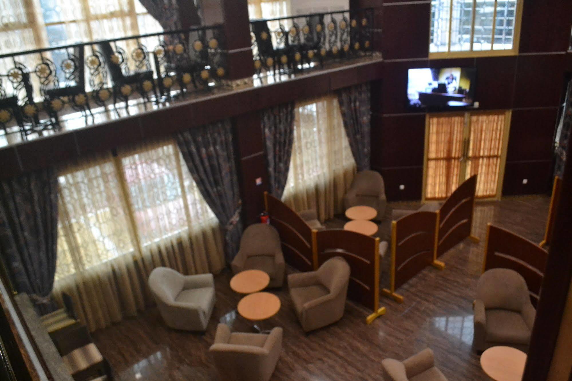 Noubou International Hotel ดูอาลา ภายนอก รูปภาพ